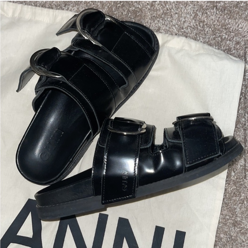 GANNI Buckled Polished-leather Slides - Picture 4 of 9